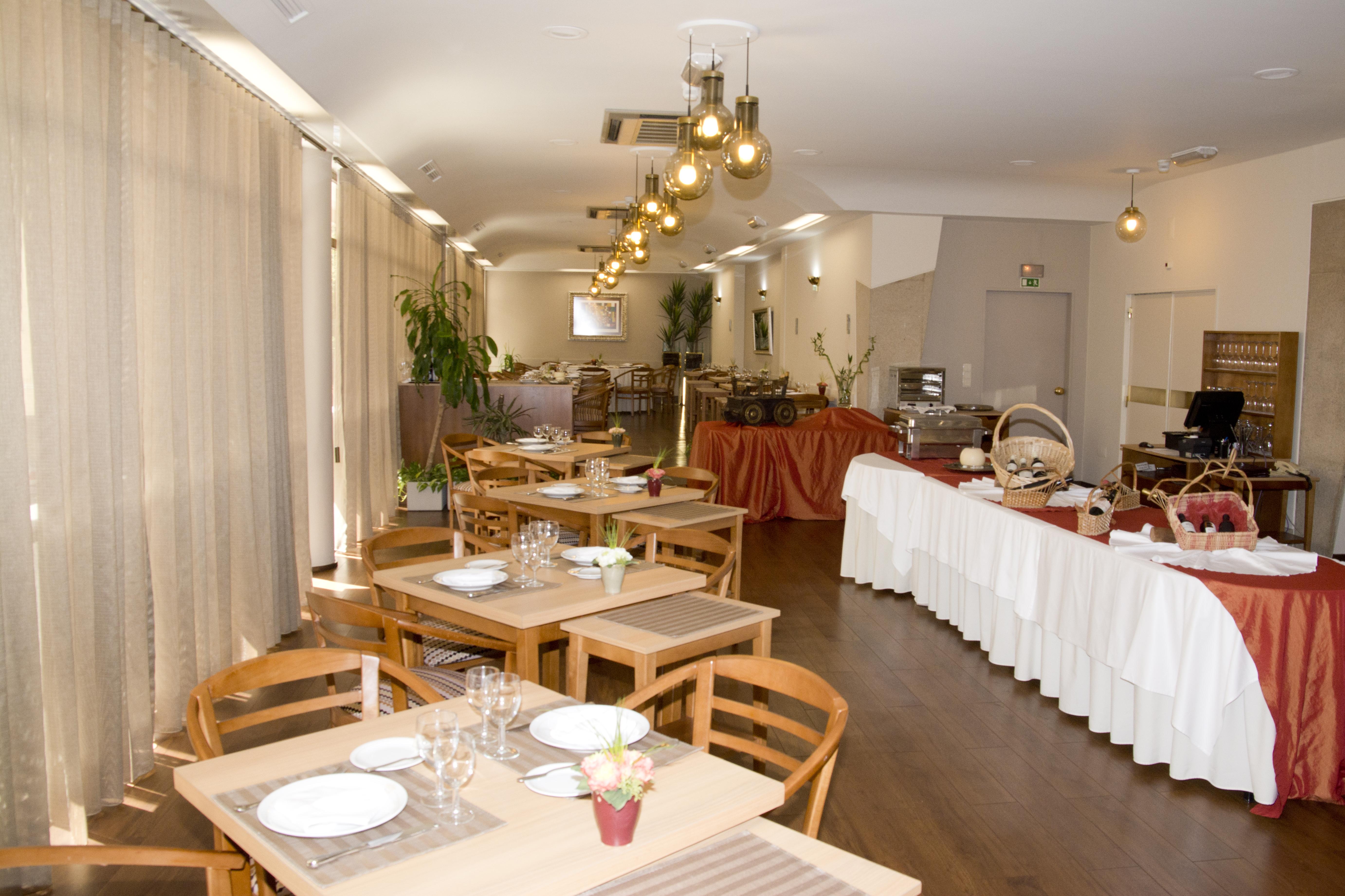 Hotel Rainha D. Amelia, Arts & Leisure Castelo Branco  Bagian luar foto
